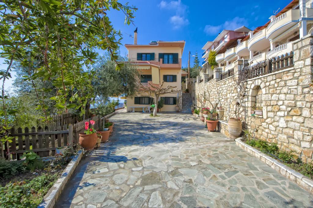 Villa Giovanni Паралия Враху Екстериор снимка