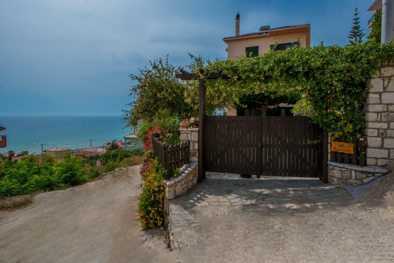 Villa Giovanni Паралия Враху Екстериор снимка