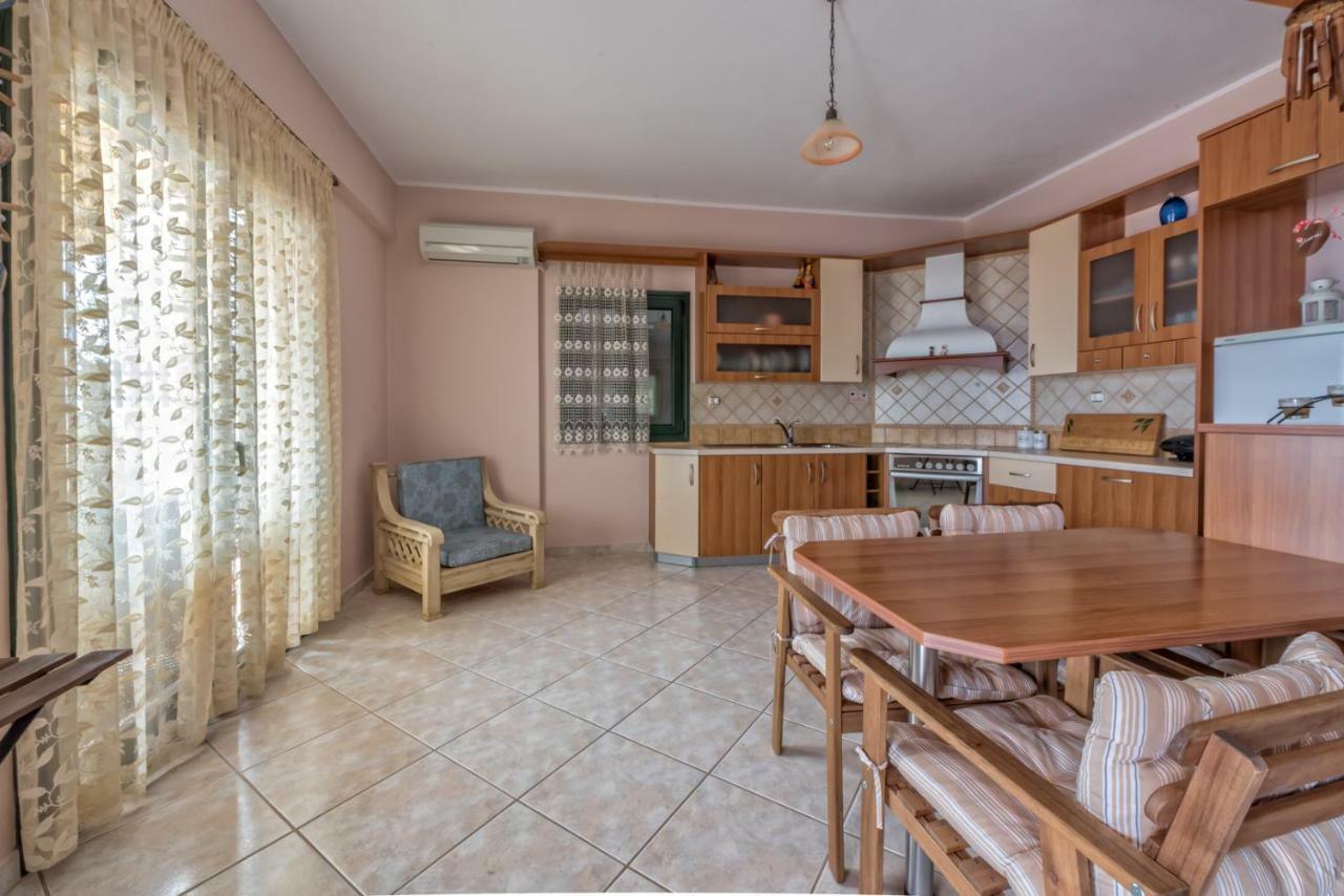 Villa Giovanni Паралия Враху Екстериор снимка
