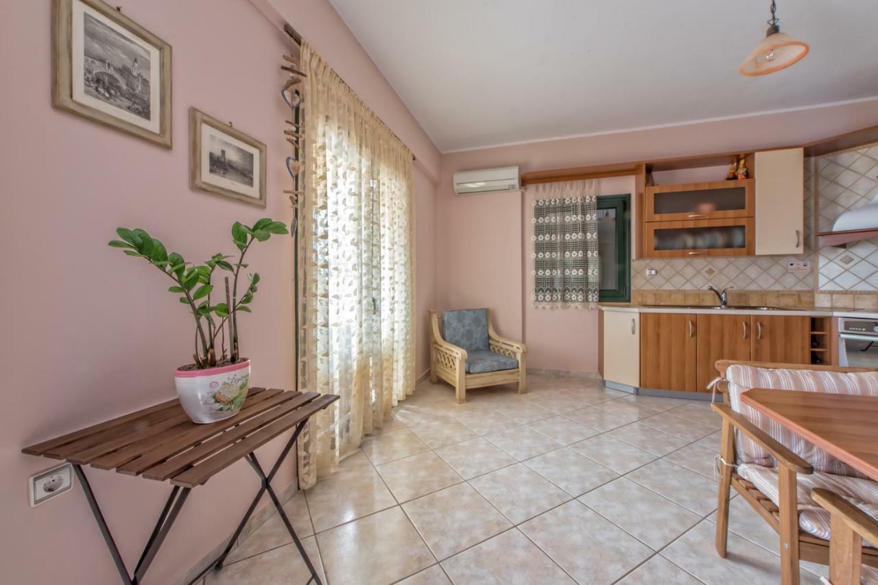 Villa Giovanni Паралия Враху Екстериор снимка