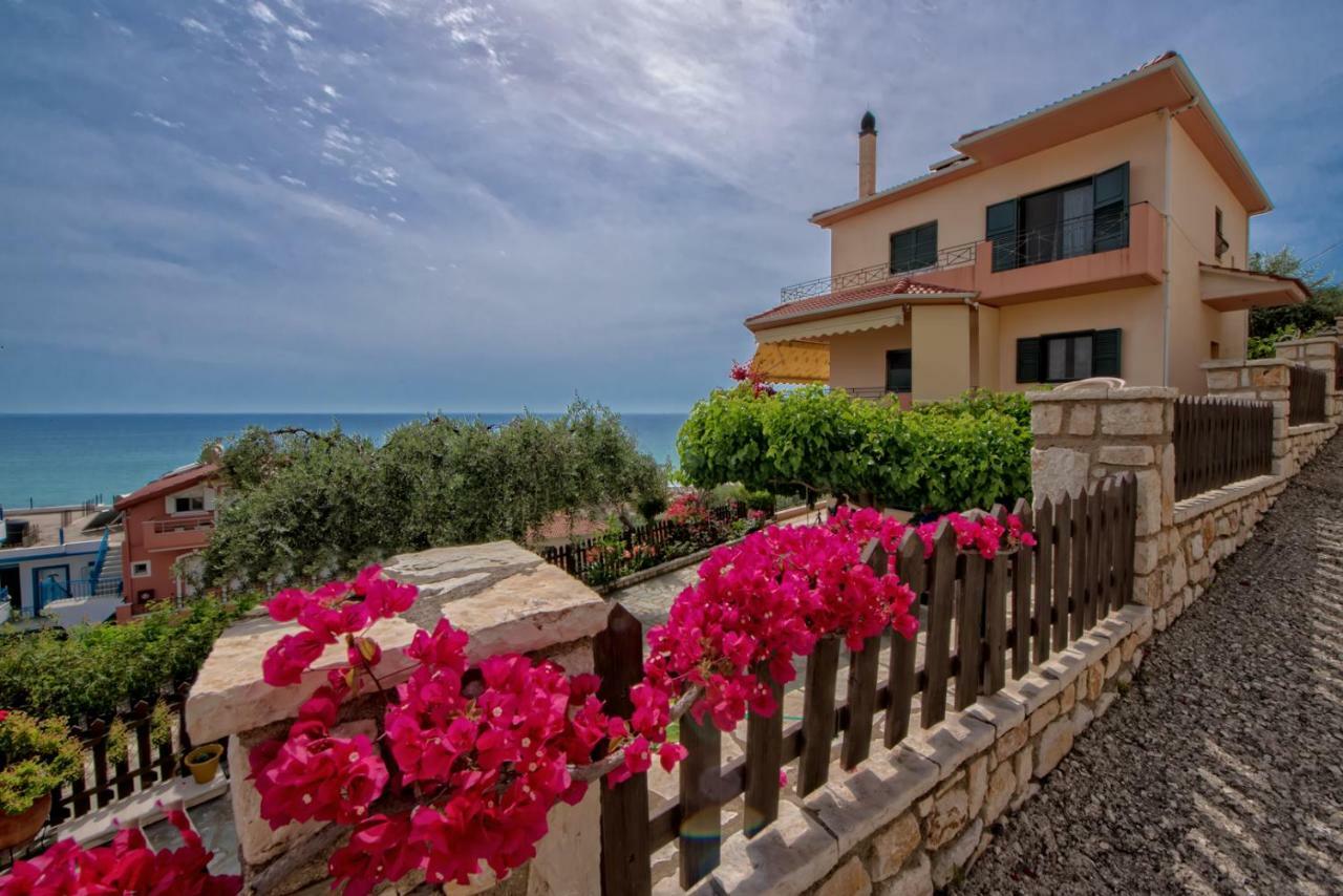 Villa Giovanni Паралия Враху Екстериор снимка
