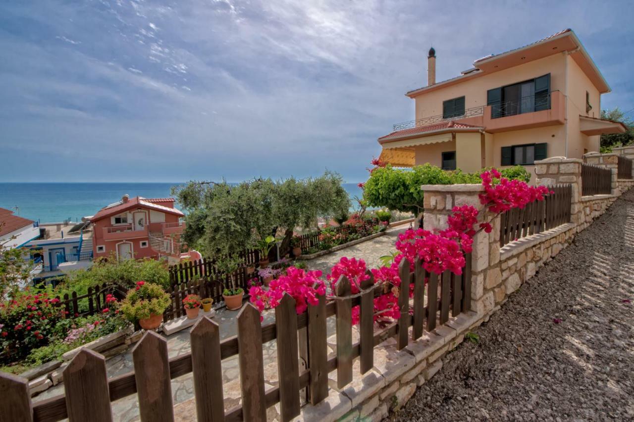 Villa Giovanni Паралия Враху Екстериор снимка