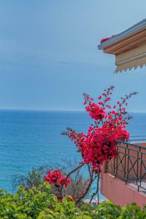 Villa Giovanni Паралия Враху Екстериор снимка